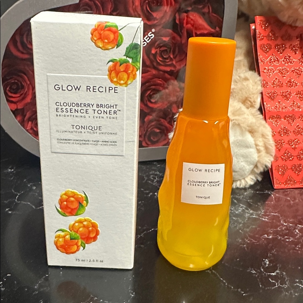 Glow Recipe Cloudberry Bright Essence Toner in Orange